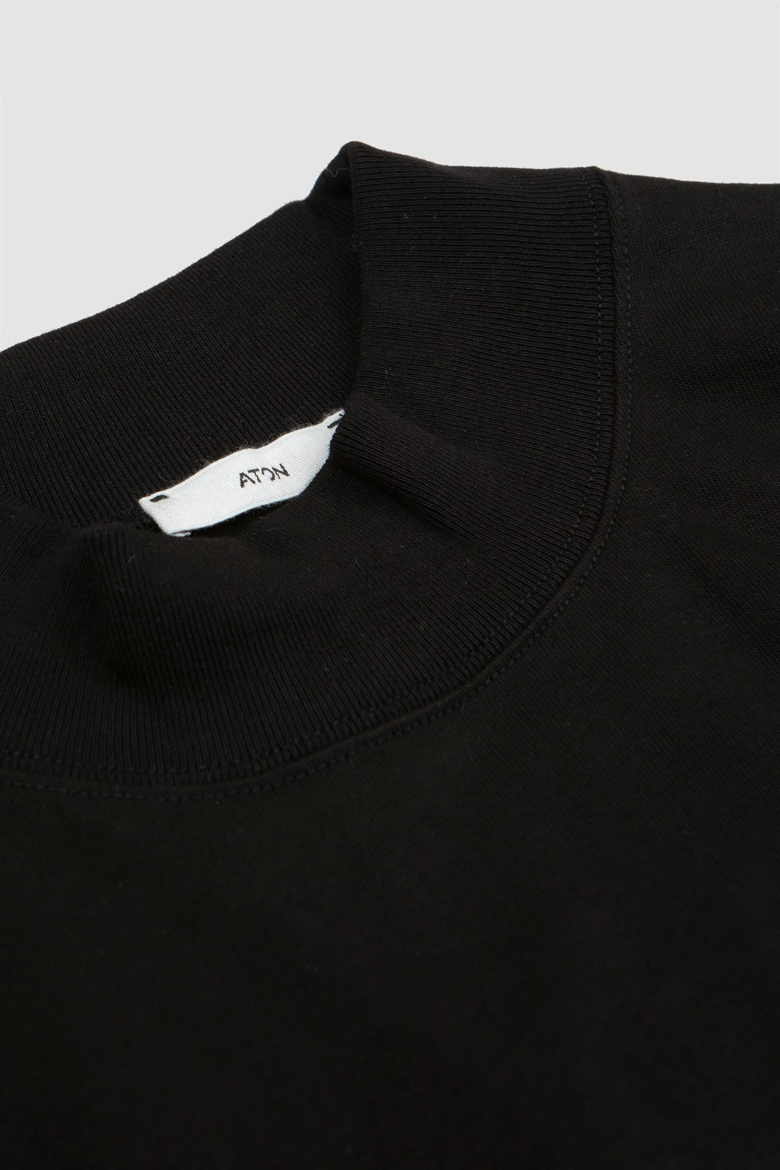 Aton Mock Neck Pullover T-Shirt Air Spinning Black