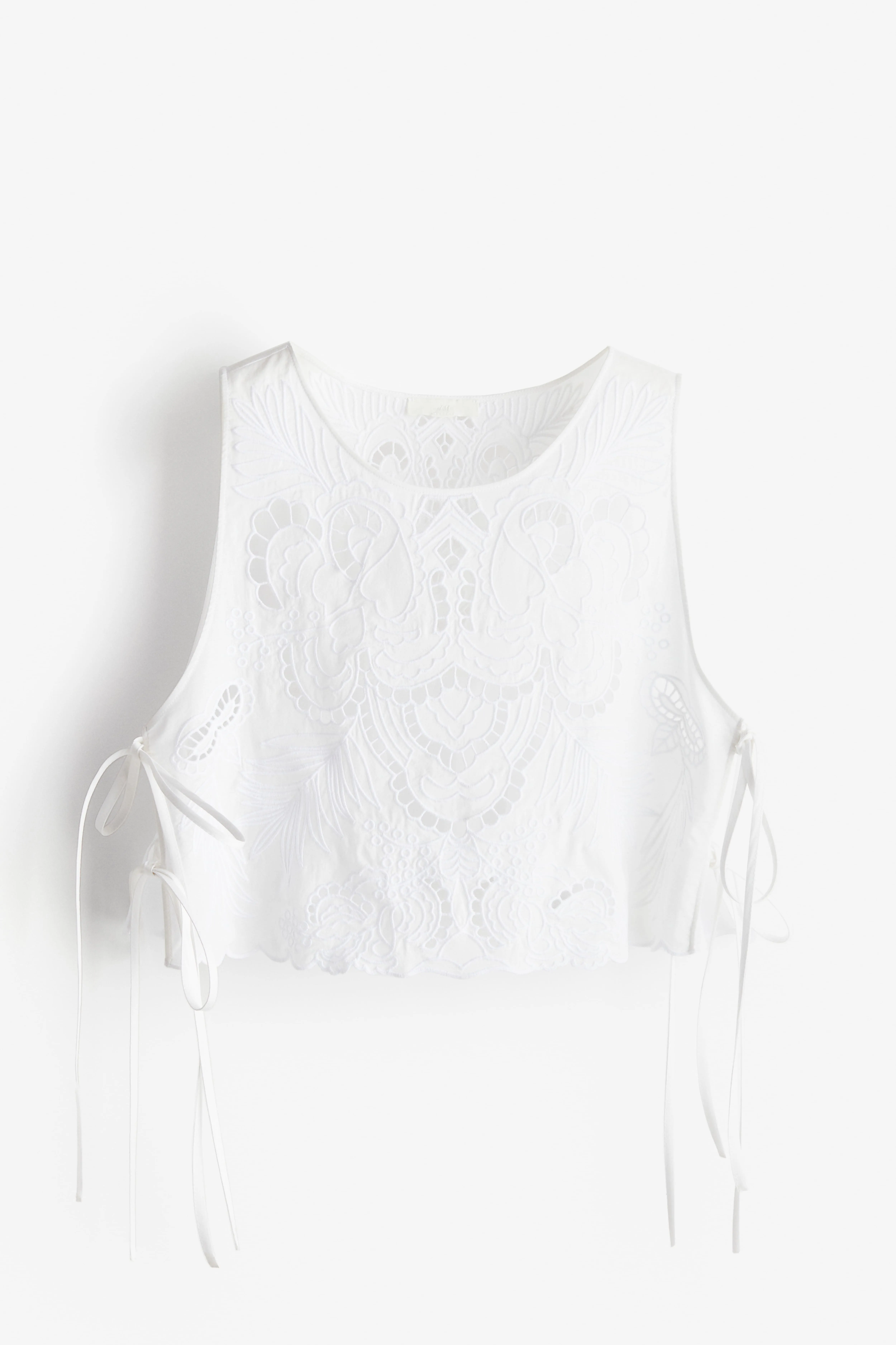 Broderie anglaise top - Round neck - Sleeveless - White - Ladies | H&M GB