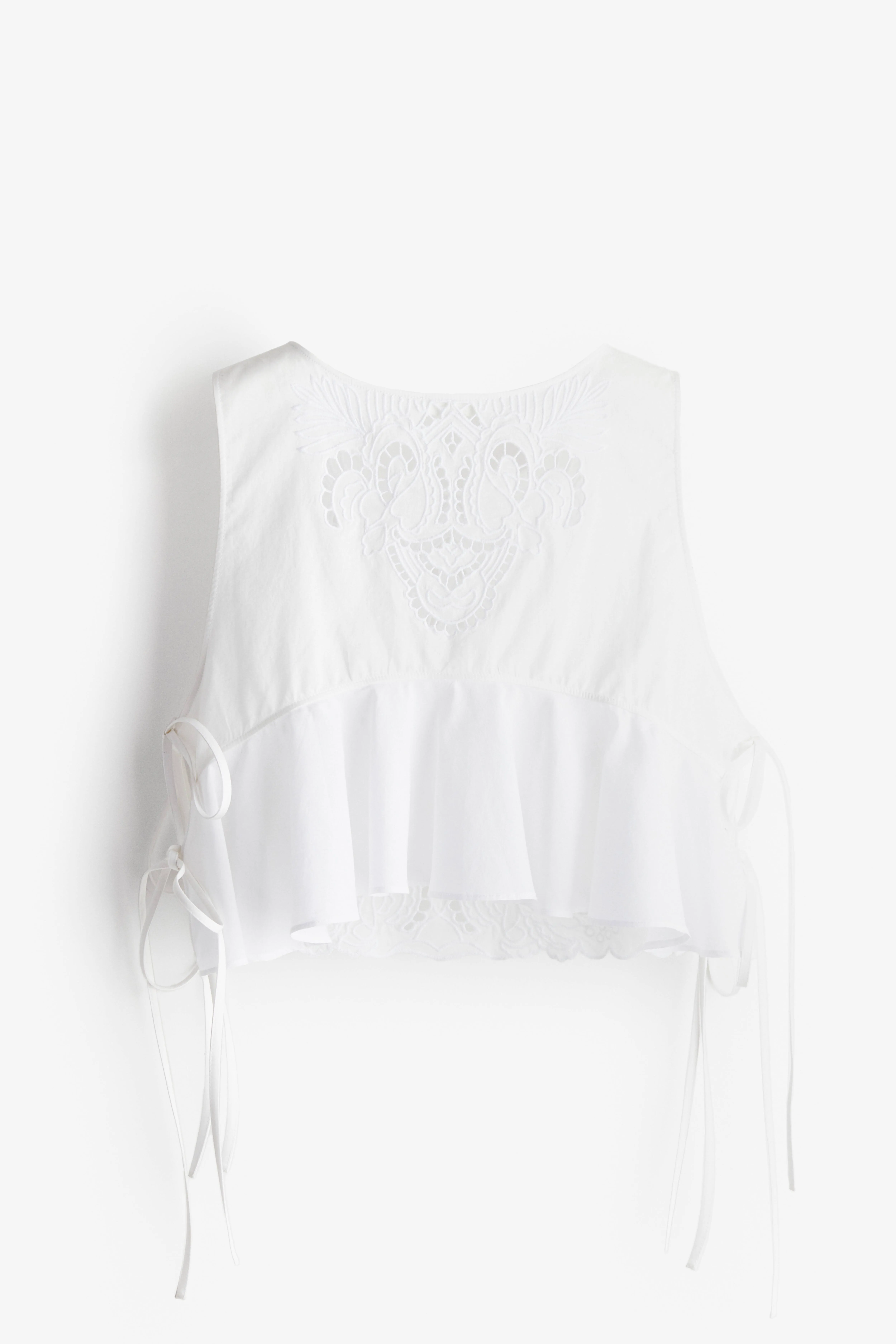 Broderie anglaise top - Round neck - Sleeveless - White - Ladies | H&M GB