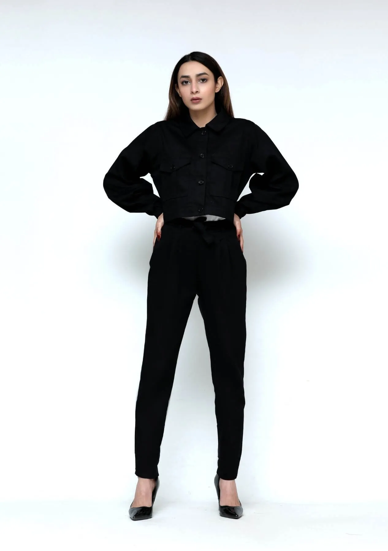 Cropped jacket with balloon sleeve - black