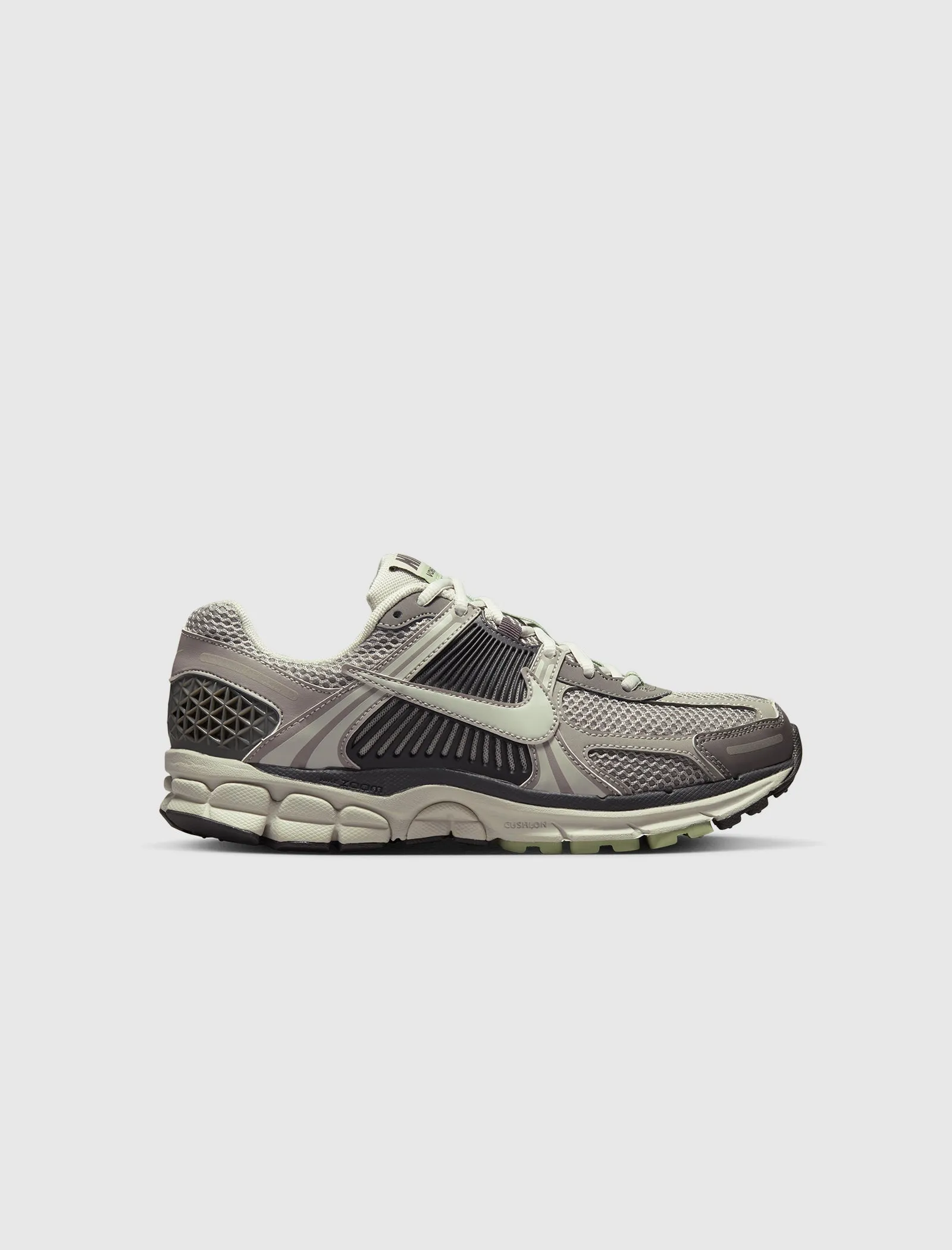 NIKE WOMEN'S NIKE VOMERO ZOOM 5 