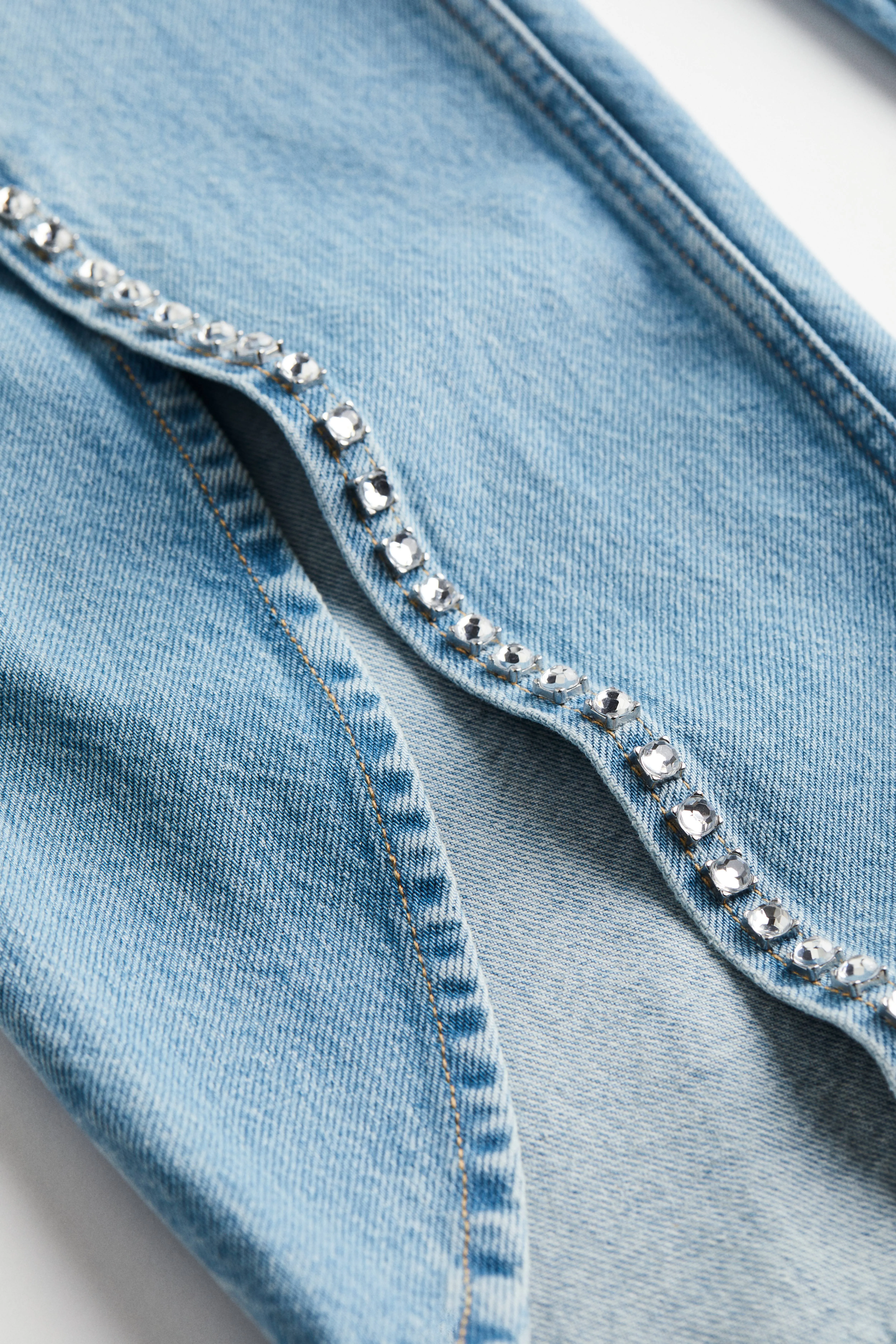 Rhinestone-embellished slit-hem jeans - Regular waist - Long - Denim blue - Ladies | H&M GB