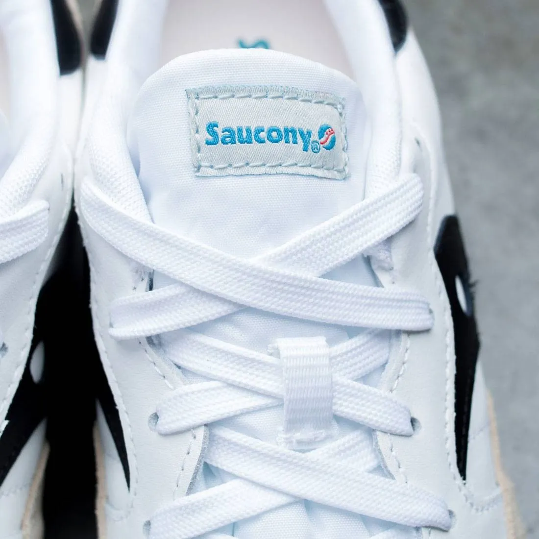 Saucony Men DXN Trainer (white / black)