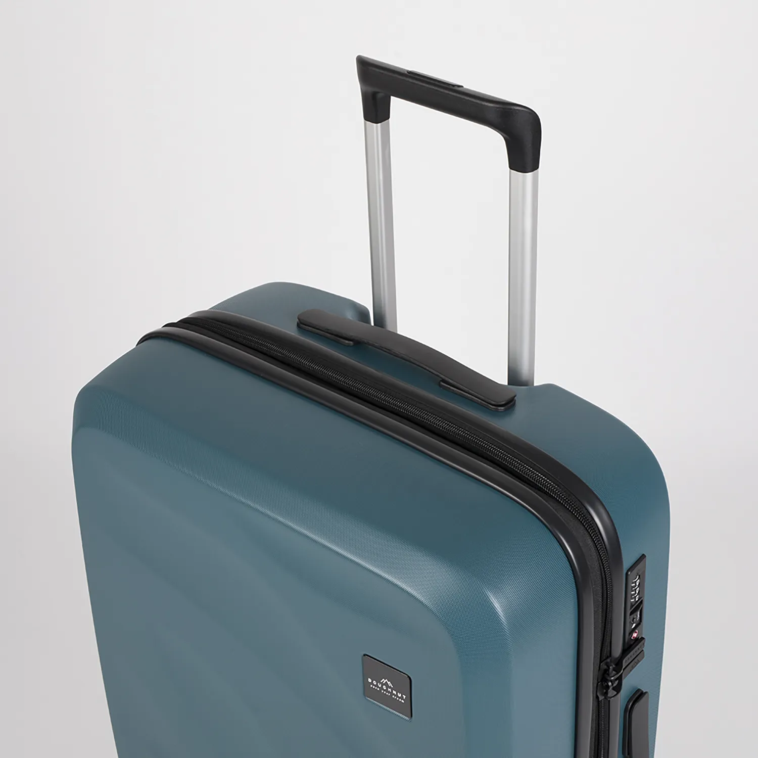 Waves Luggage Medium